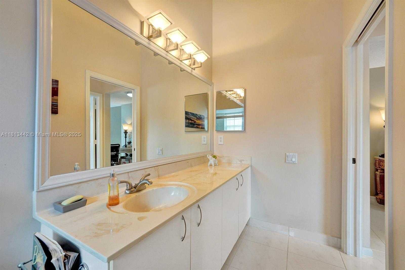 Small Image of 6081 BLUEGRASS DR, Boynton Beach Number 52
