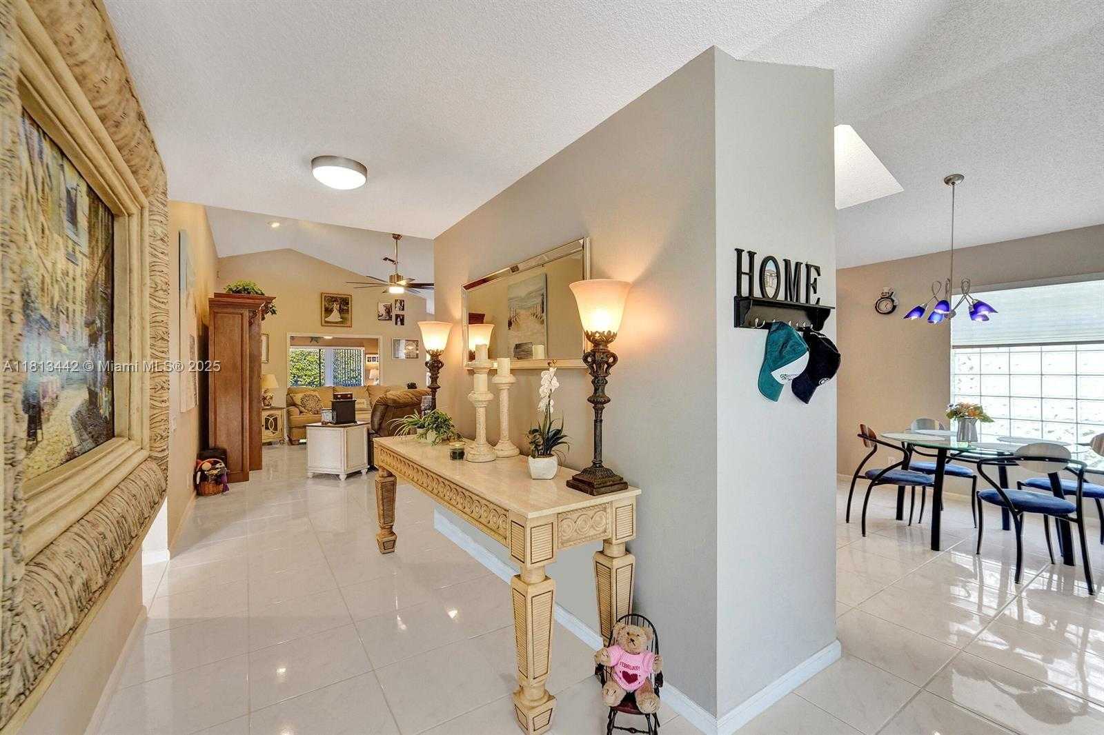 Small Image of 6081 BLUEGRASS DR, Boynton Beach Number 6