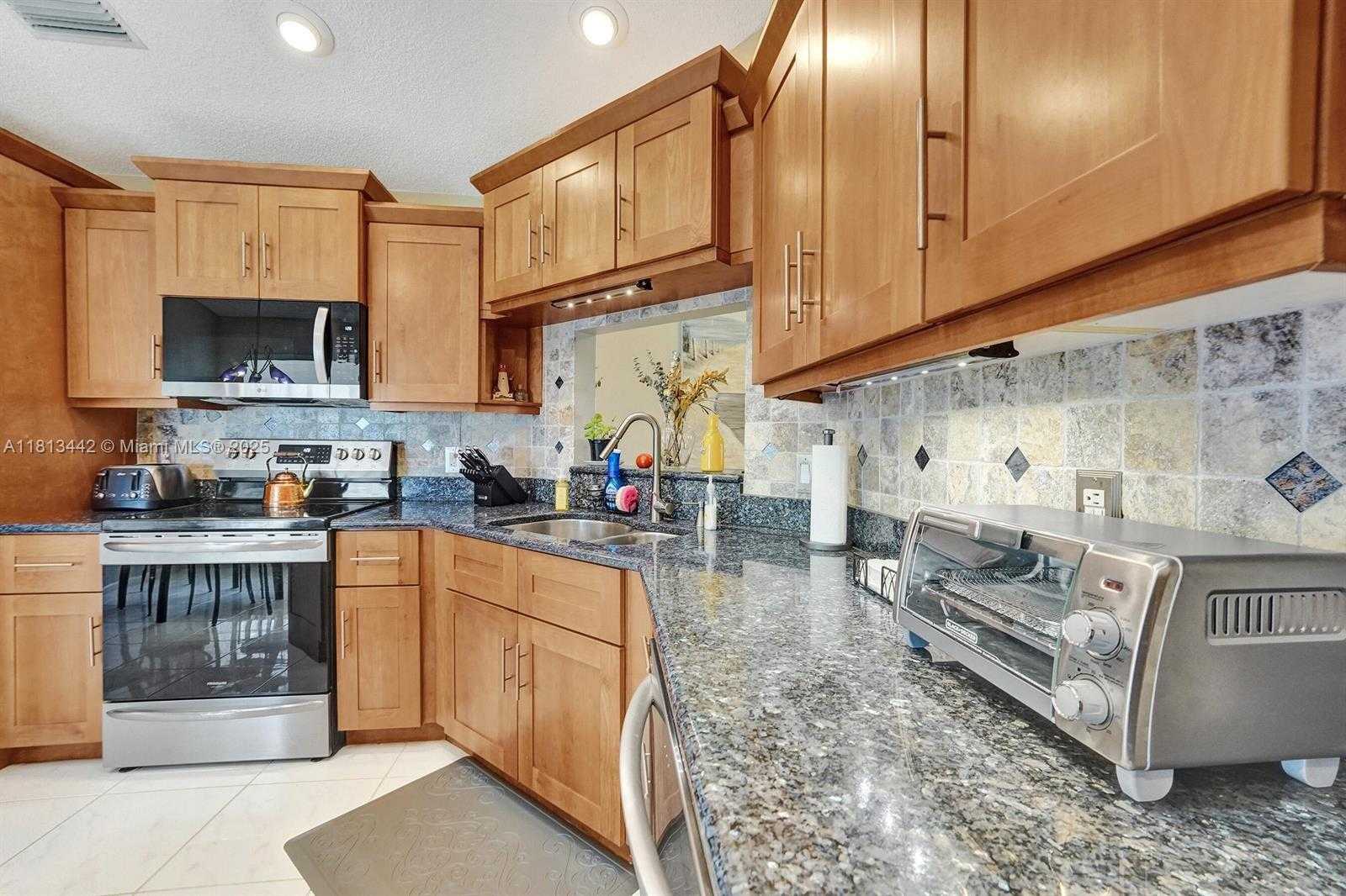 Small Image of 6081 BLUEGRASS DR, Boynton Beach Number 9