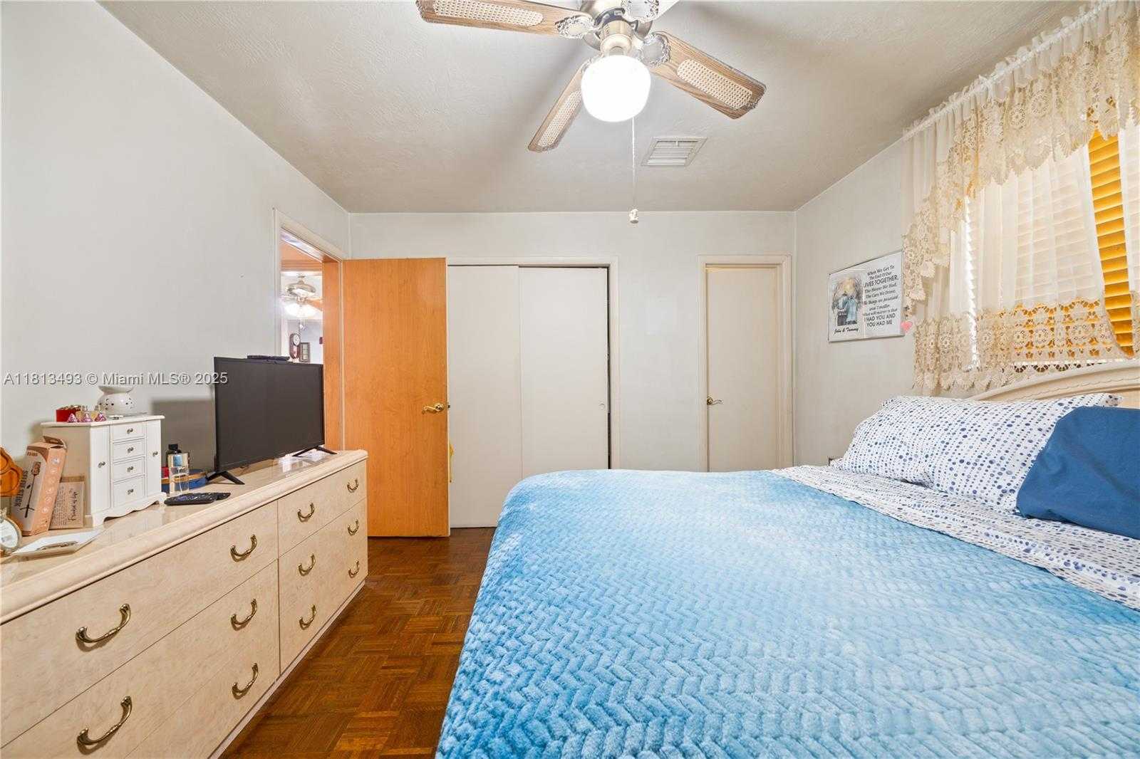 Small Image of 1706 NORTH 45TH AVE, Hollywood Number 23