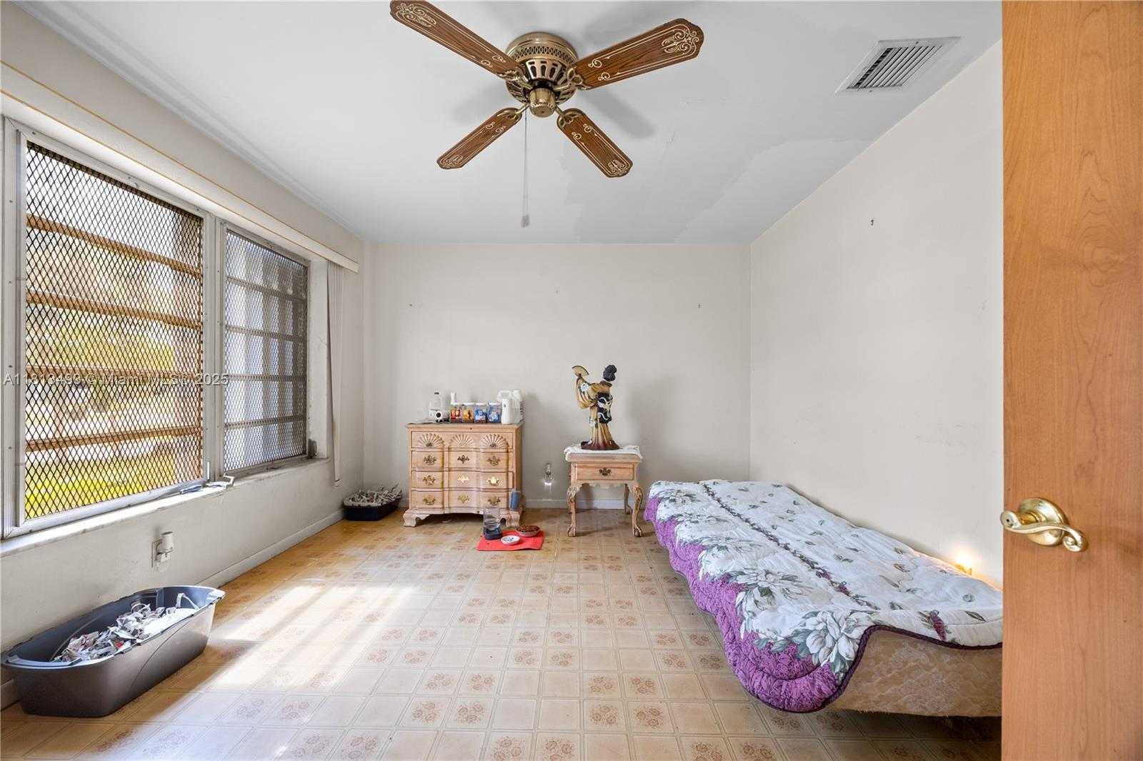 Small Image of 1706 NORTH 45TH AVE, Hollywood Number 29