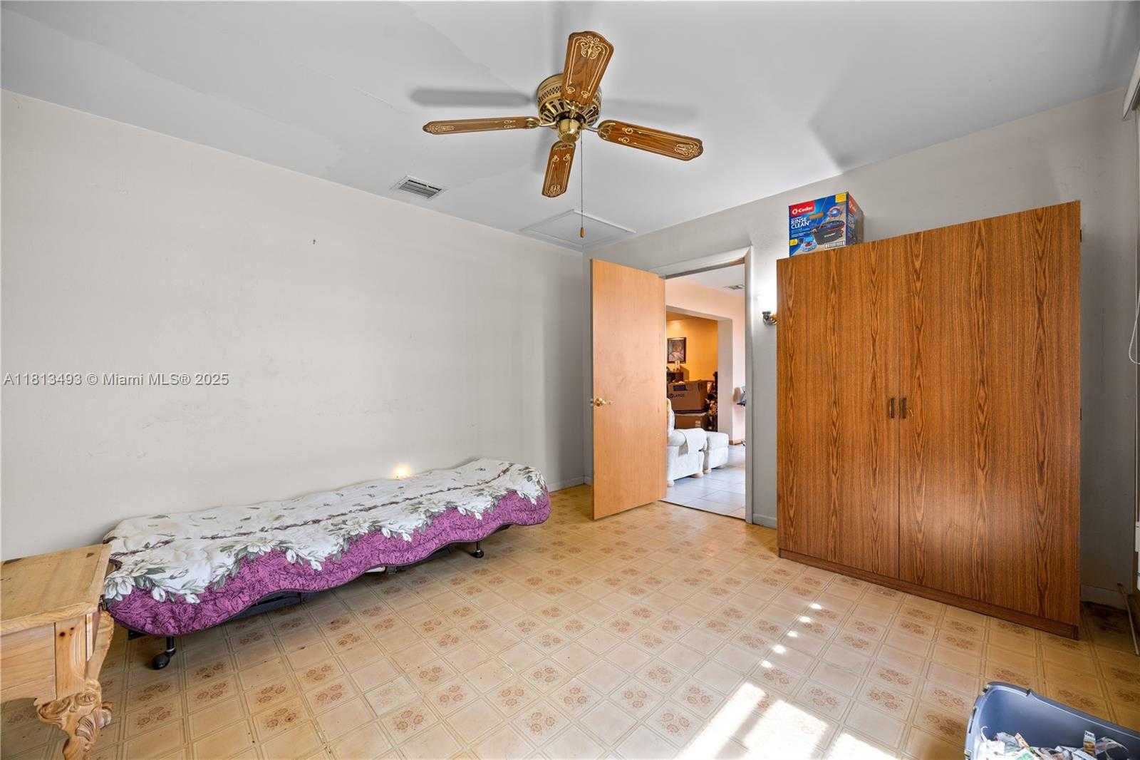 Small Image of 1706 NORTH 45TH AVE, Hollywood Number 30