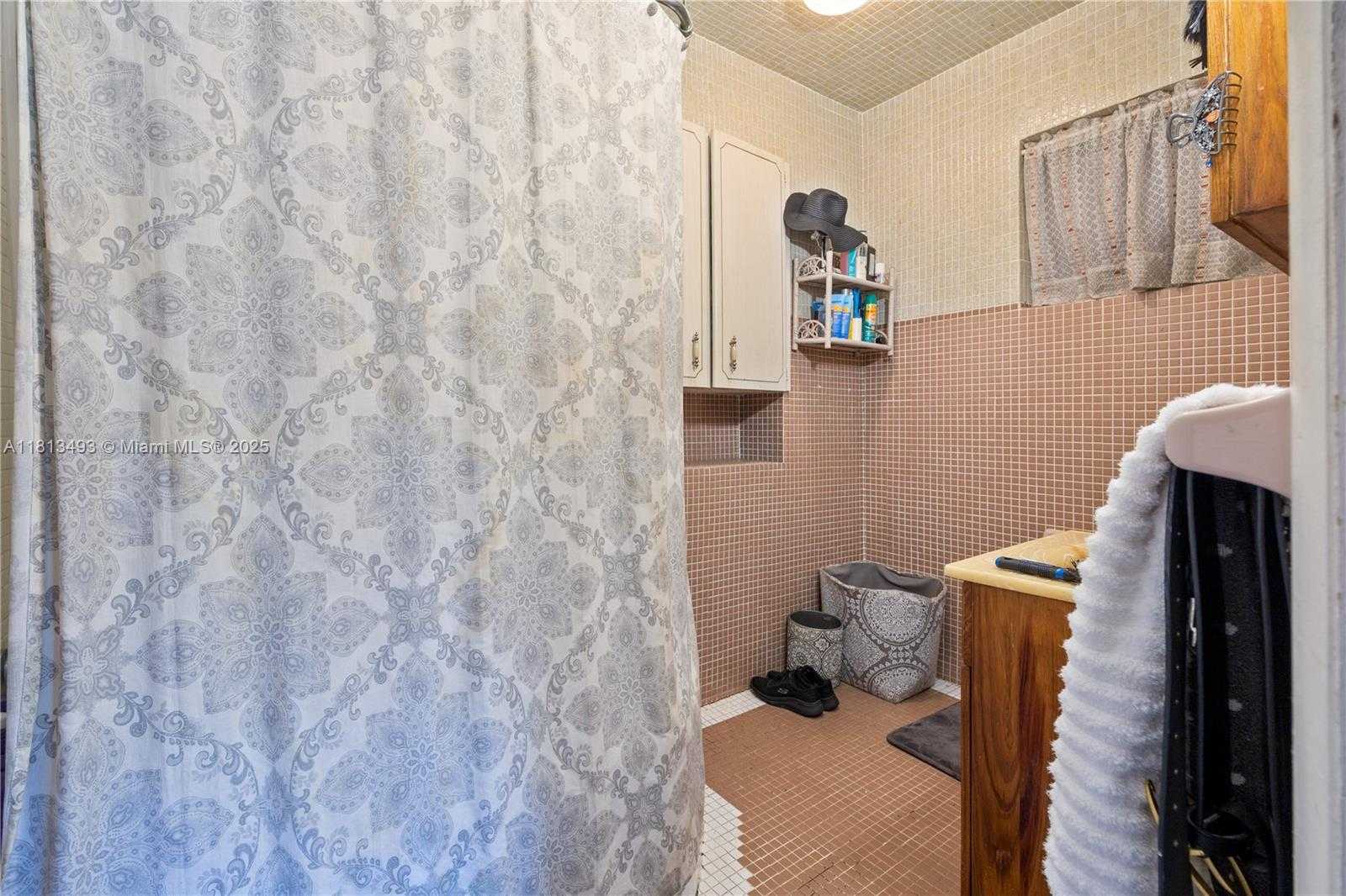 Small Image of 1706 NORTH 45TH AVE, Hollywood Number 34