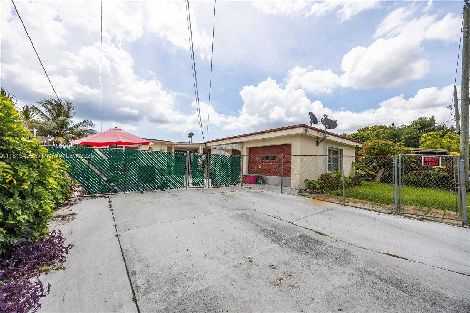 Small Image of 1706 NORTH 45TH AVE, Hollywood Number 40