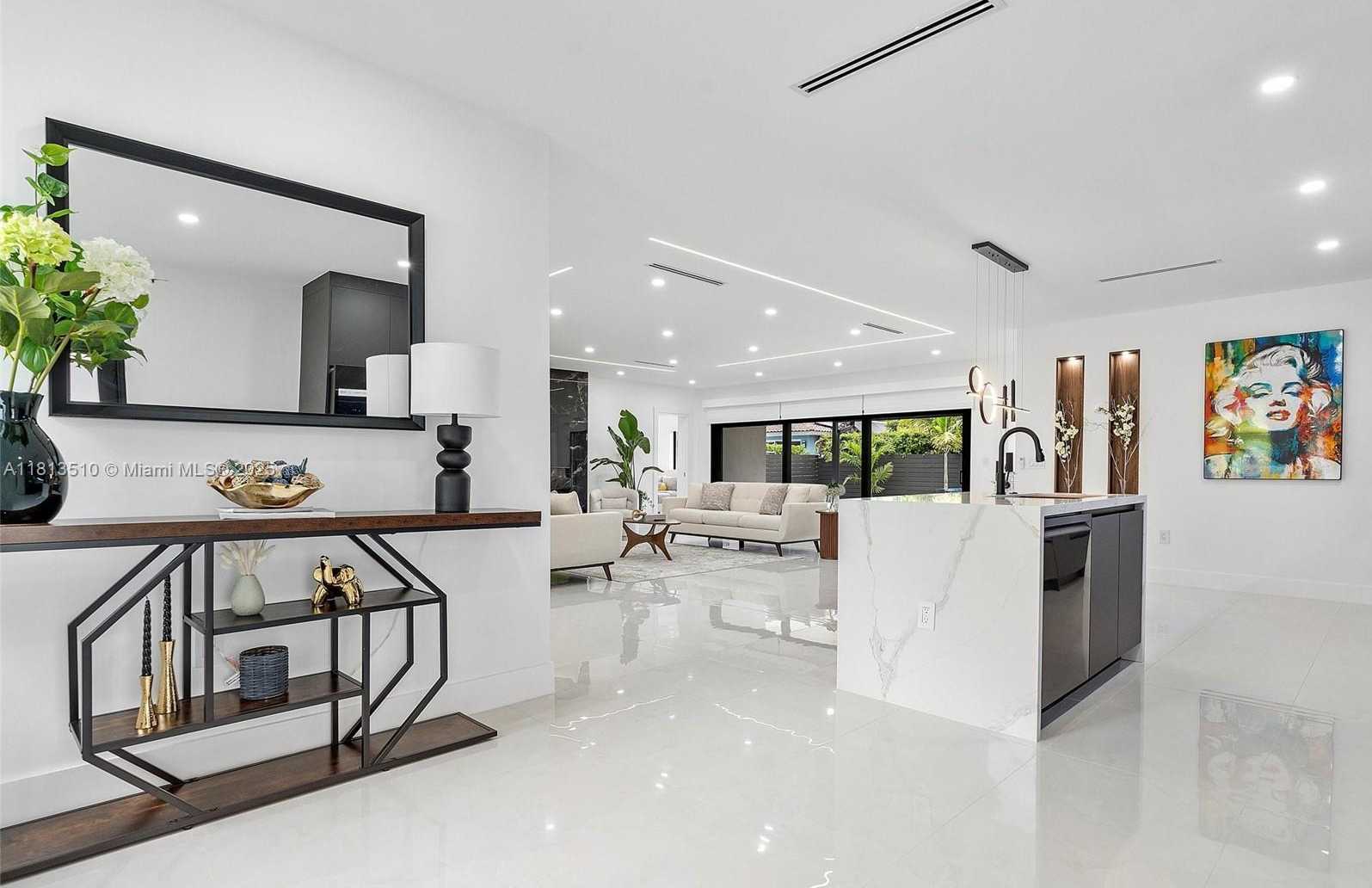 Small Image of 420 NORTH SHORE DR, Miami Beach Number 31