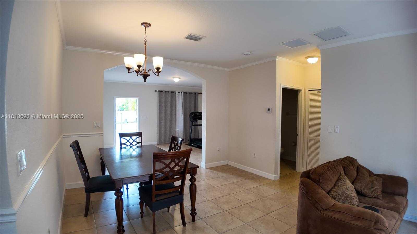 Small Image of 27109 SOUTH WEST 133RD CT, Homestead Number 19