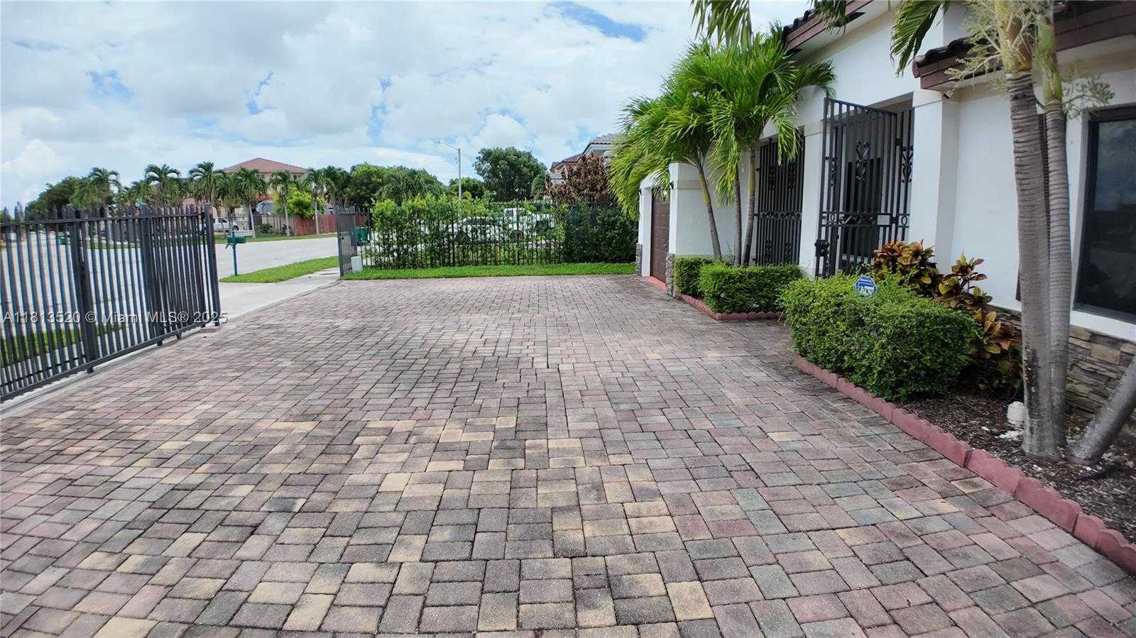 Small Image of 27109 SOUTH WEST 133RD CT, Homestead Number 52