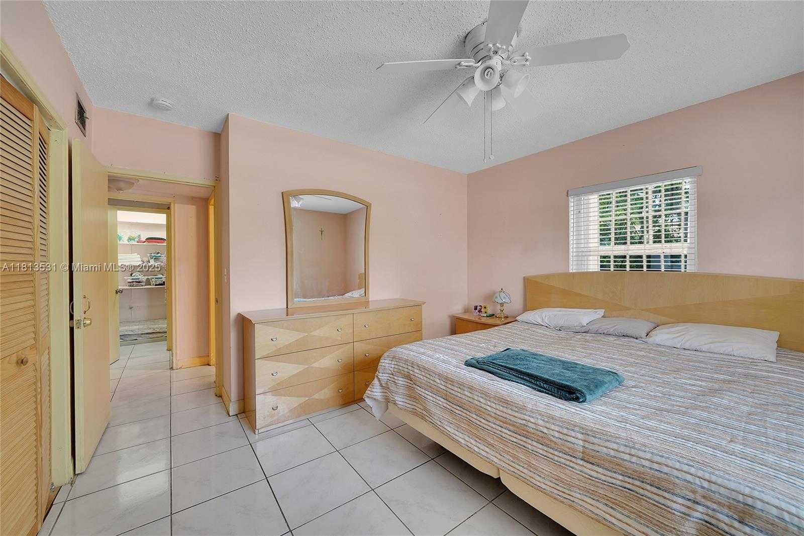Small Image of 525 NORTH EAST 126TH ST, North Miami Number 11