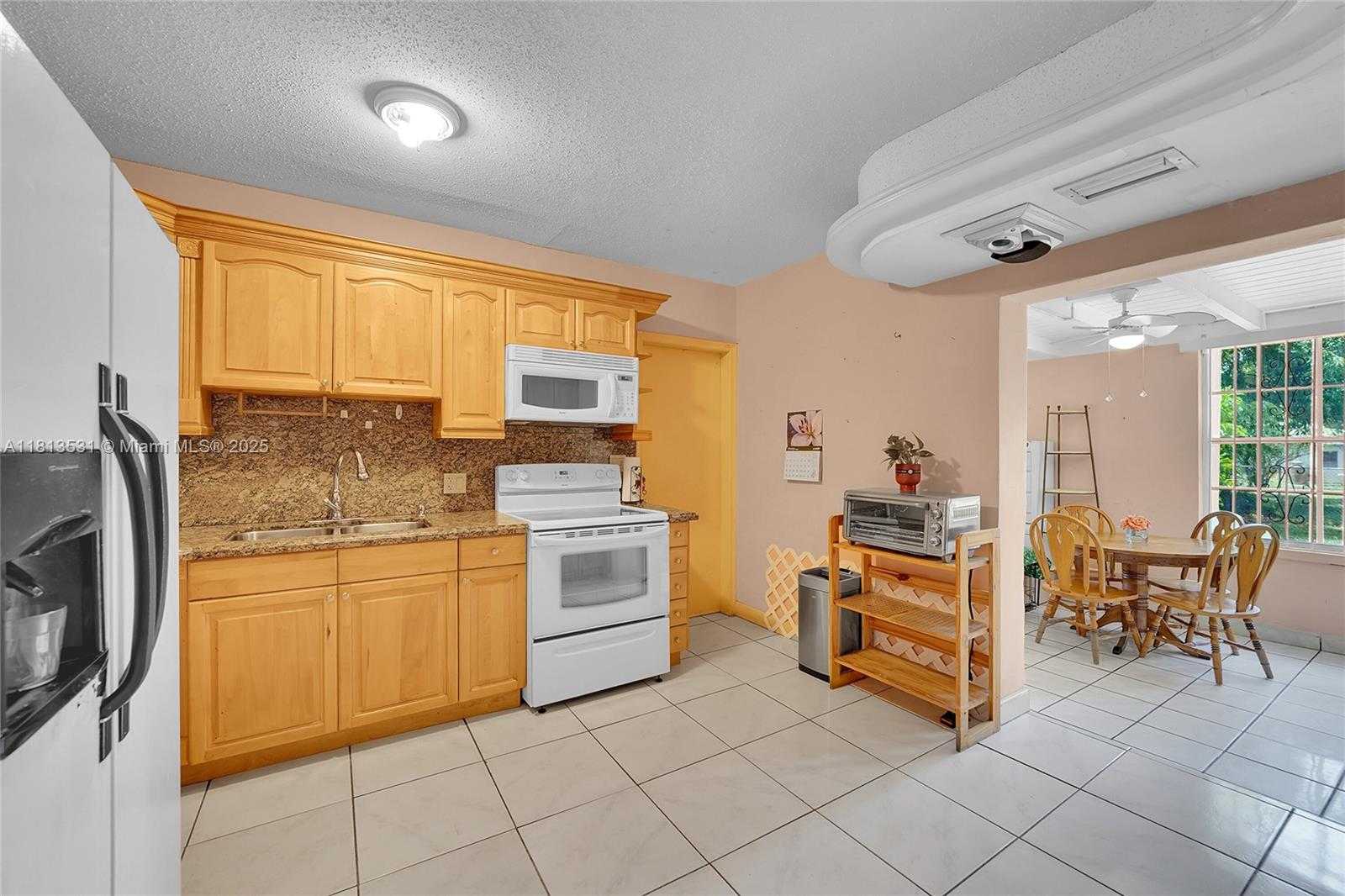 Small Image of 525 NORTH EAST 126TH ST, North Miami Number 18