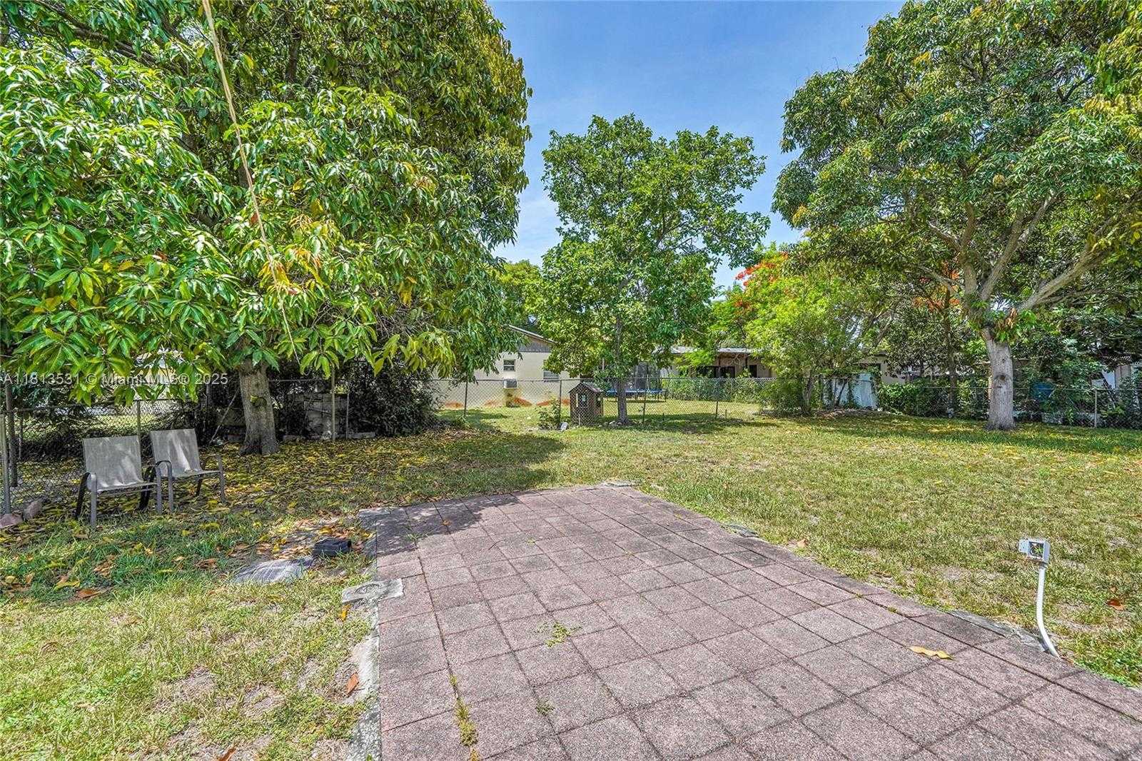 Small Image of 525 NORTH EAST 126TH ST, North Miami Number 30