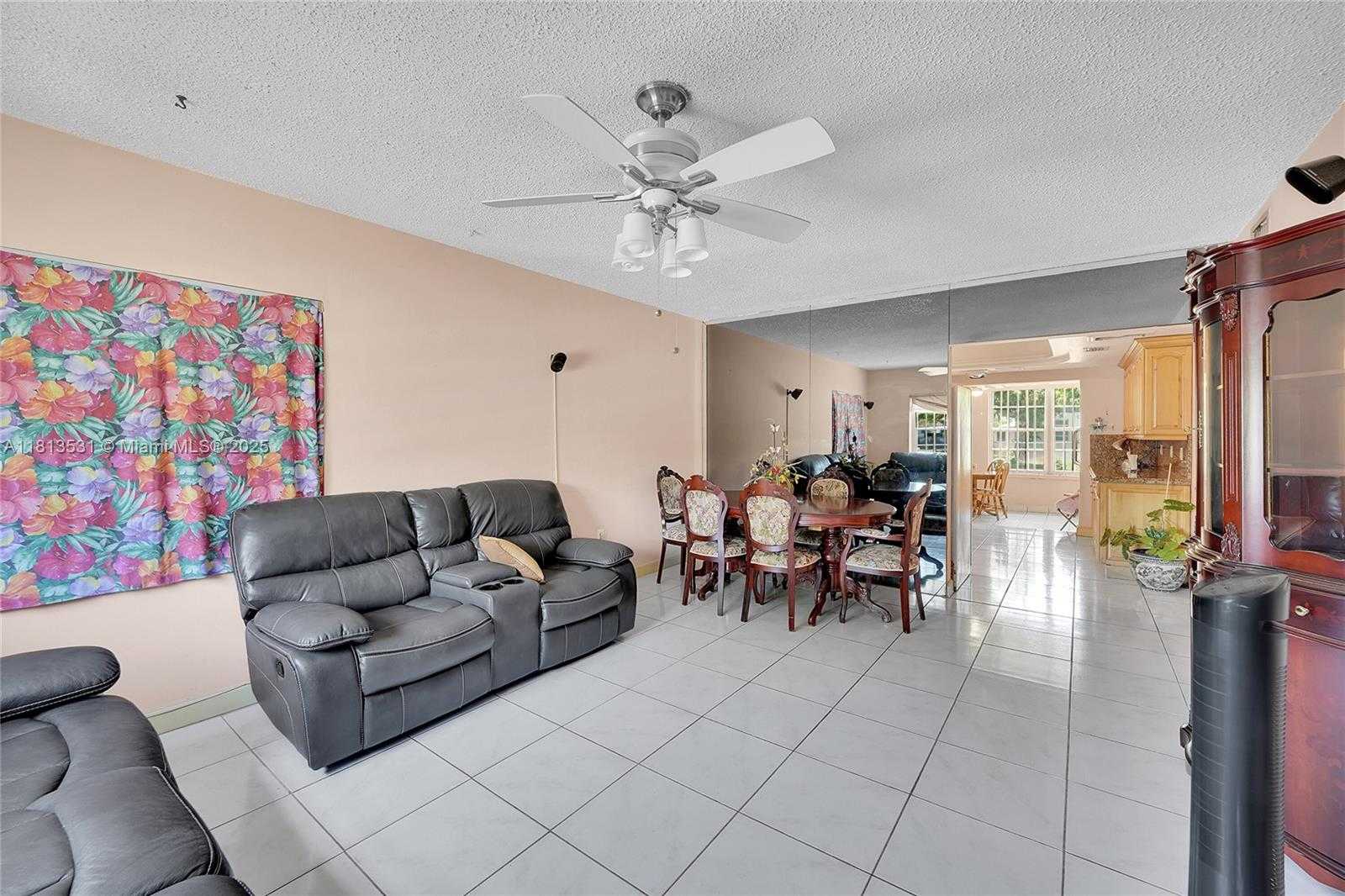 Small Image of 525 NORTH EAST 126TH ST, North Miami Number 5