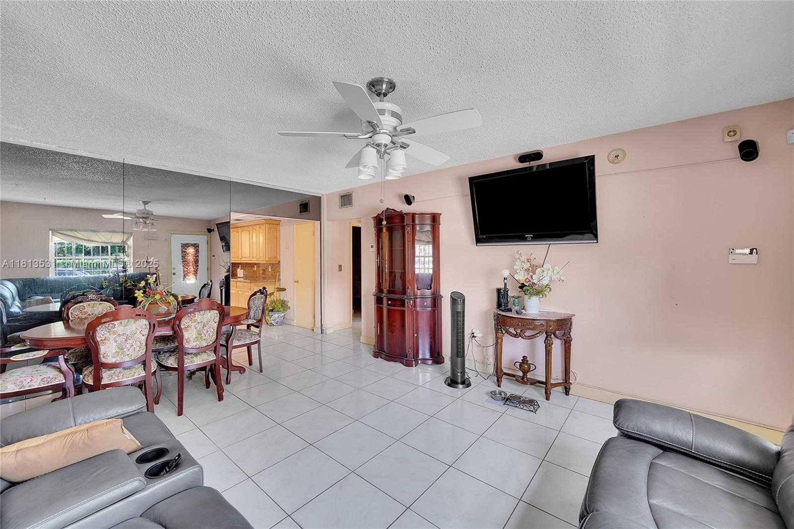 Small Image of 525 NORTH EAST 126TH ST, North Miami Number 6