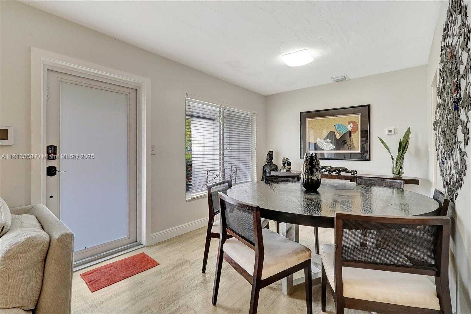 Small Image of 1319 BUCHANAN ST, Hollywood Number 12