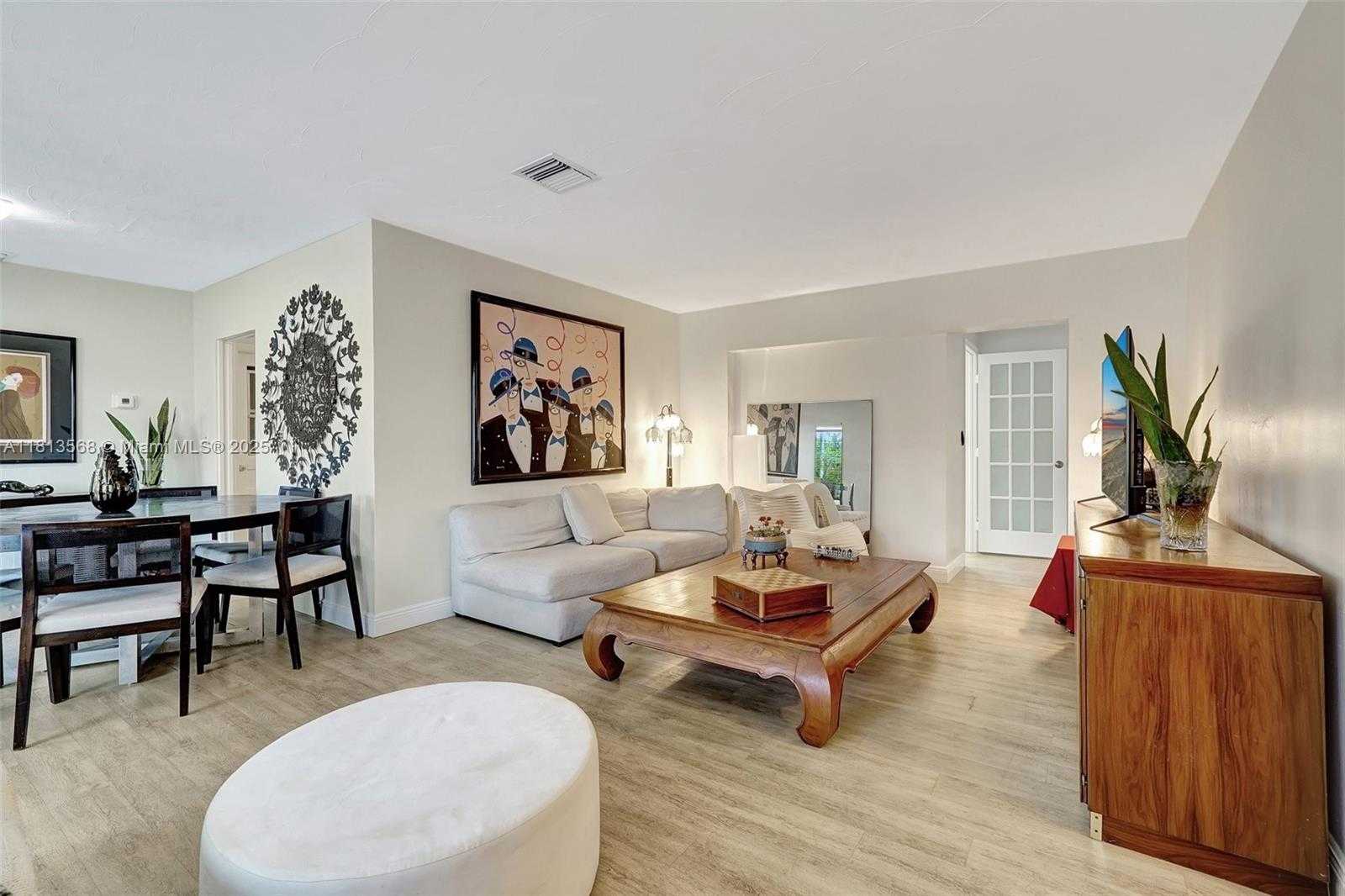 Small Image of 1319 BUCHANAN ST, Hollywood Number 16