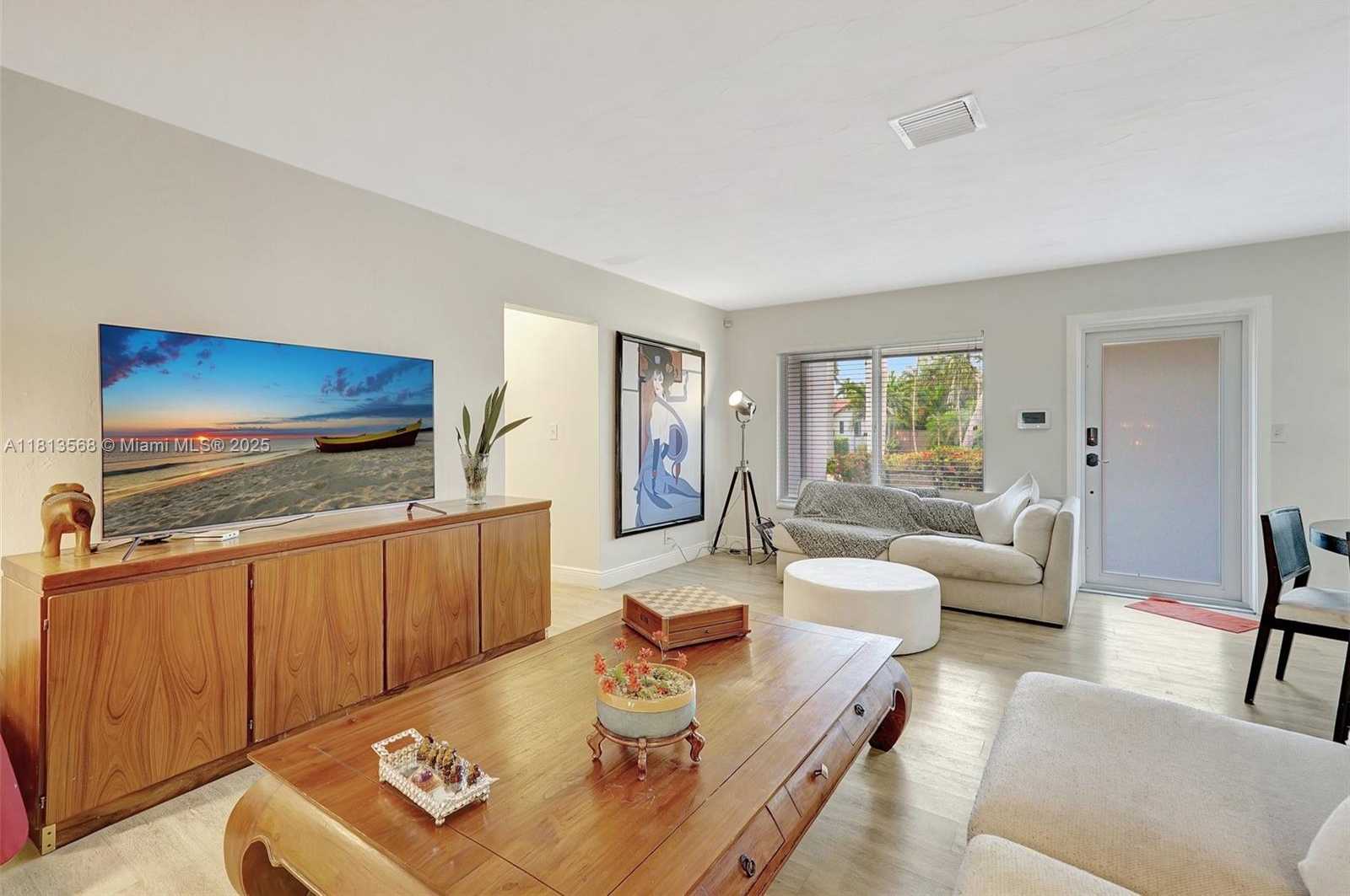 Small Image of 1319 BUCHANAN ST, Hollywood Number 18