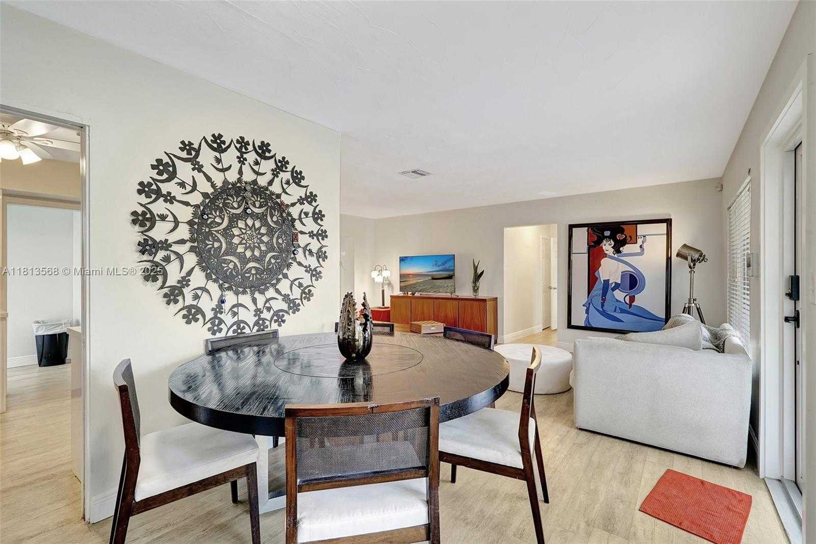 Small Image of 1319 BUCHANAN ST, Hollywood Number 8