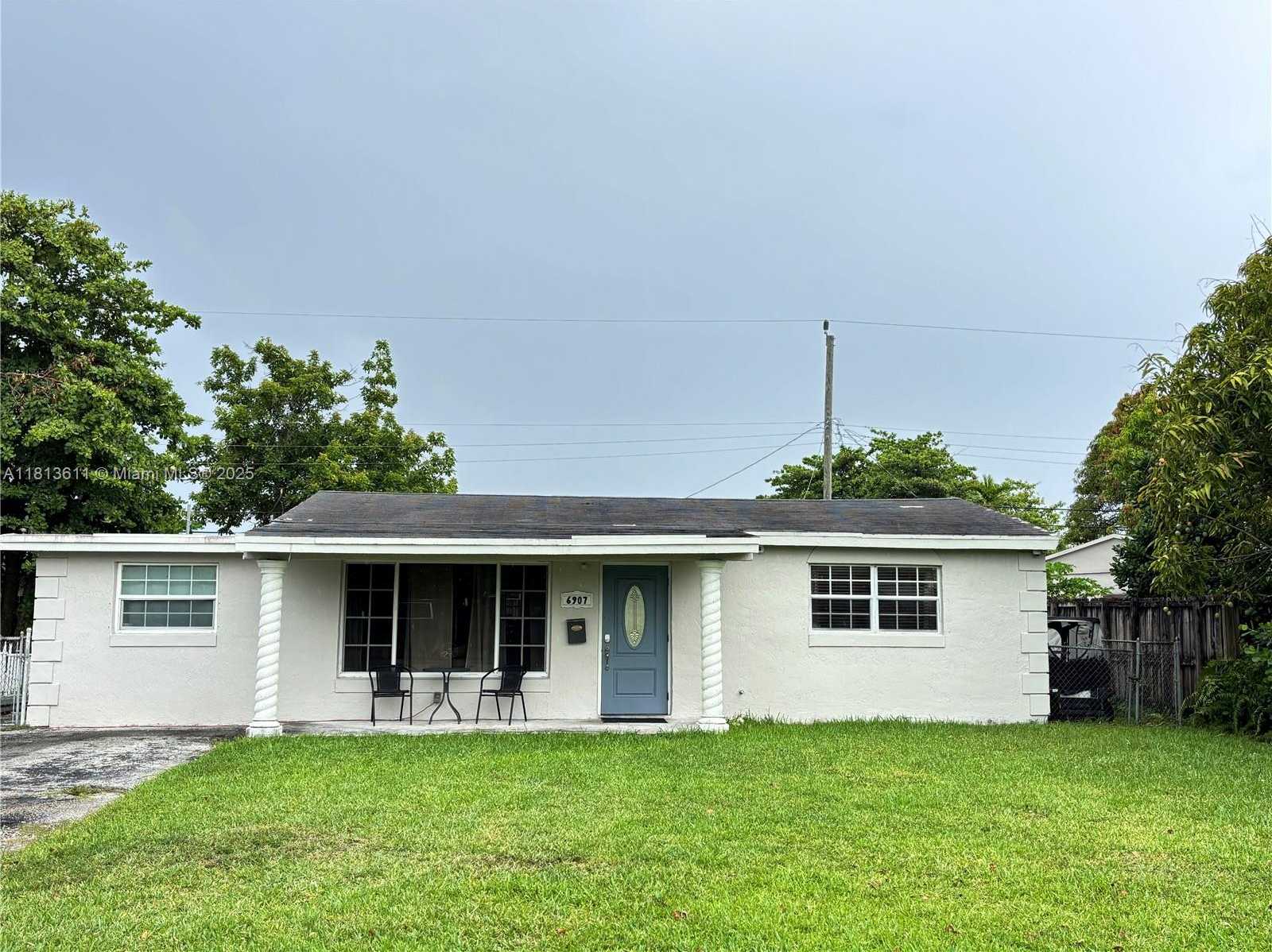 Small Image of 6907 SOUTH WEST 22ND CT, Miramar Number 16
