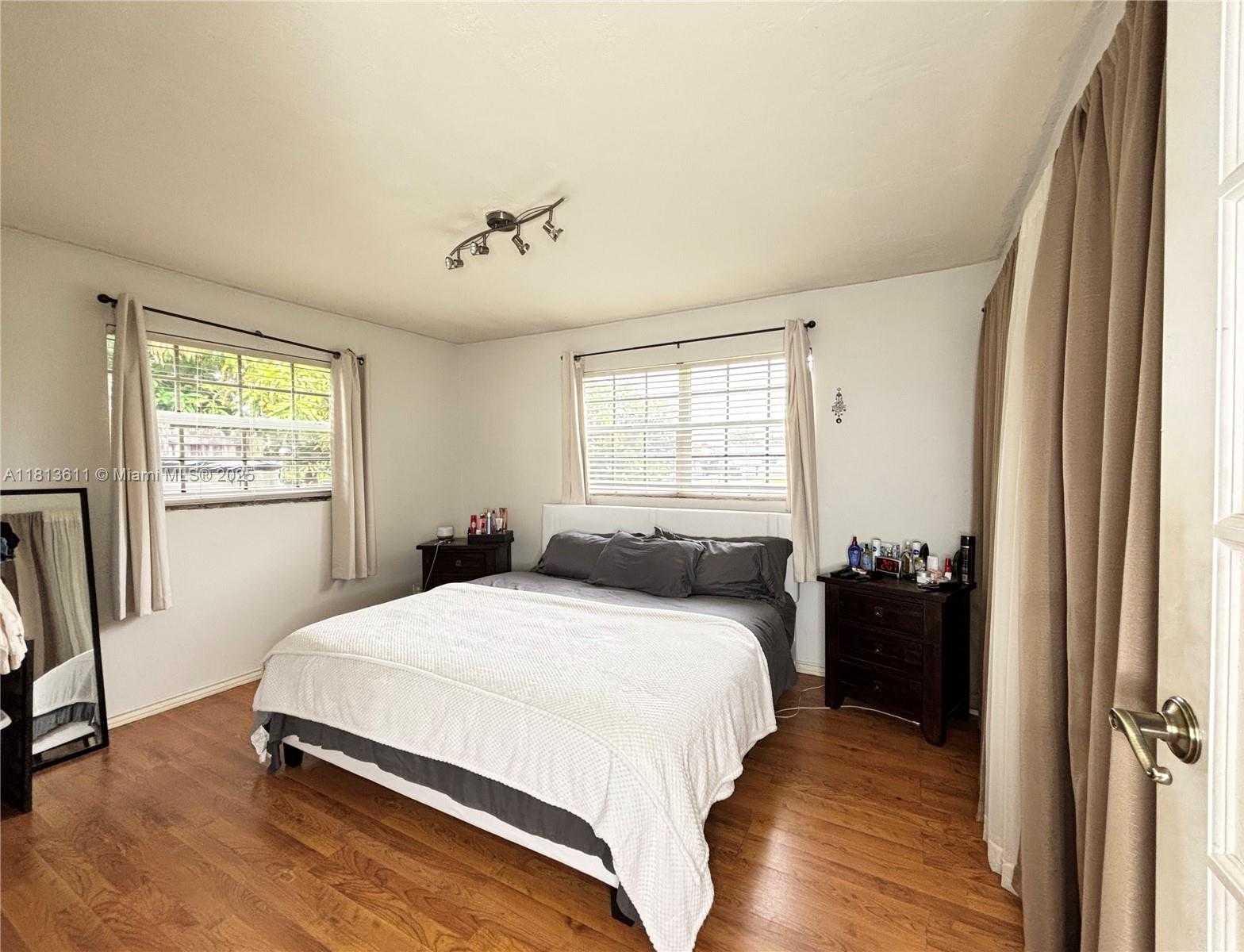 Small Image of 6907 SOUTH WEST 22ND CT, Miramar Number 2