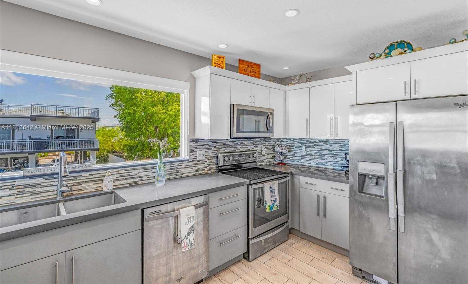 Small Image of 19 AVENUE D, Key Largo Number 11