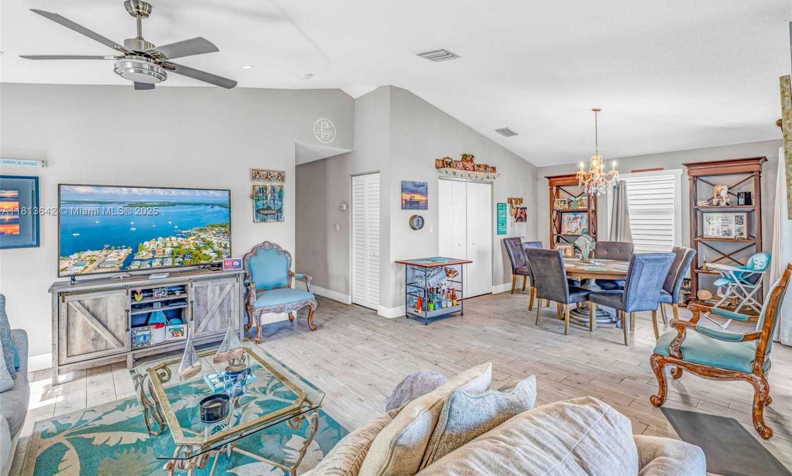 Small Image of 19 AVENUE D, Key Largo Number 14