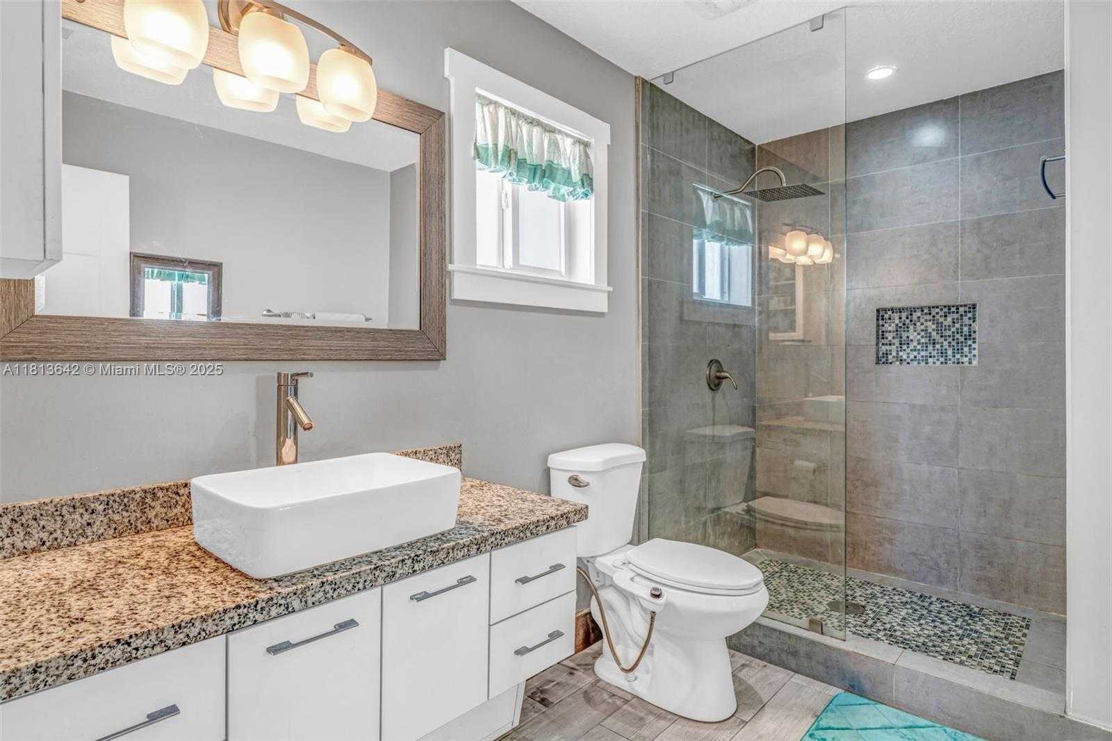 Small Image of 19 AVENUE D, Key Largo Number 24