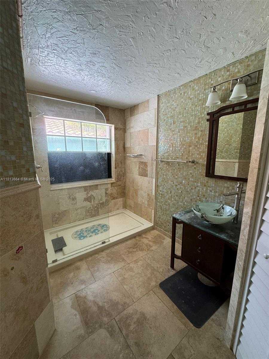 Small Image of 15048 SOUTH WEST 51ST ST, Davie Number 13