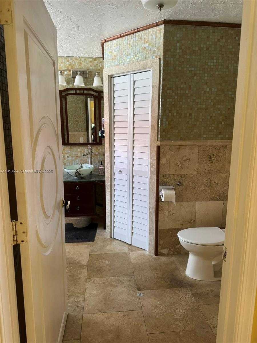 Small Image of 15048 SOUTH WEST 51ST ST, Davie Number 14