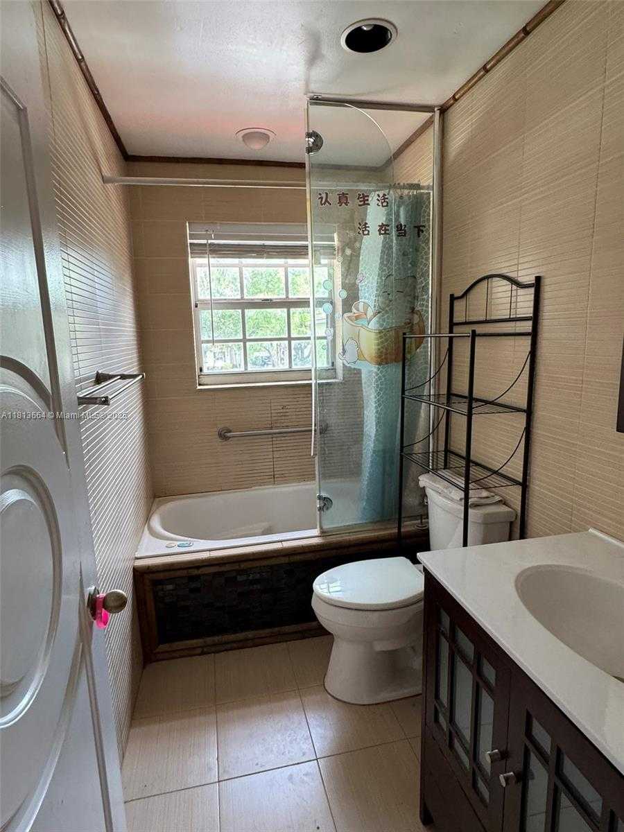 Small Image of 15048 SOUTH WEST 51ST ST, Davie Number 17