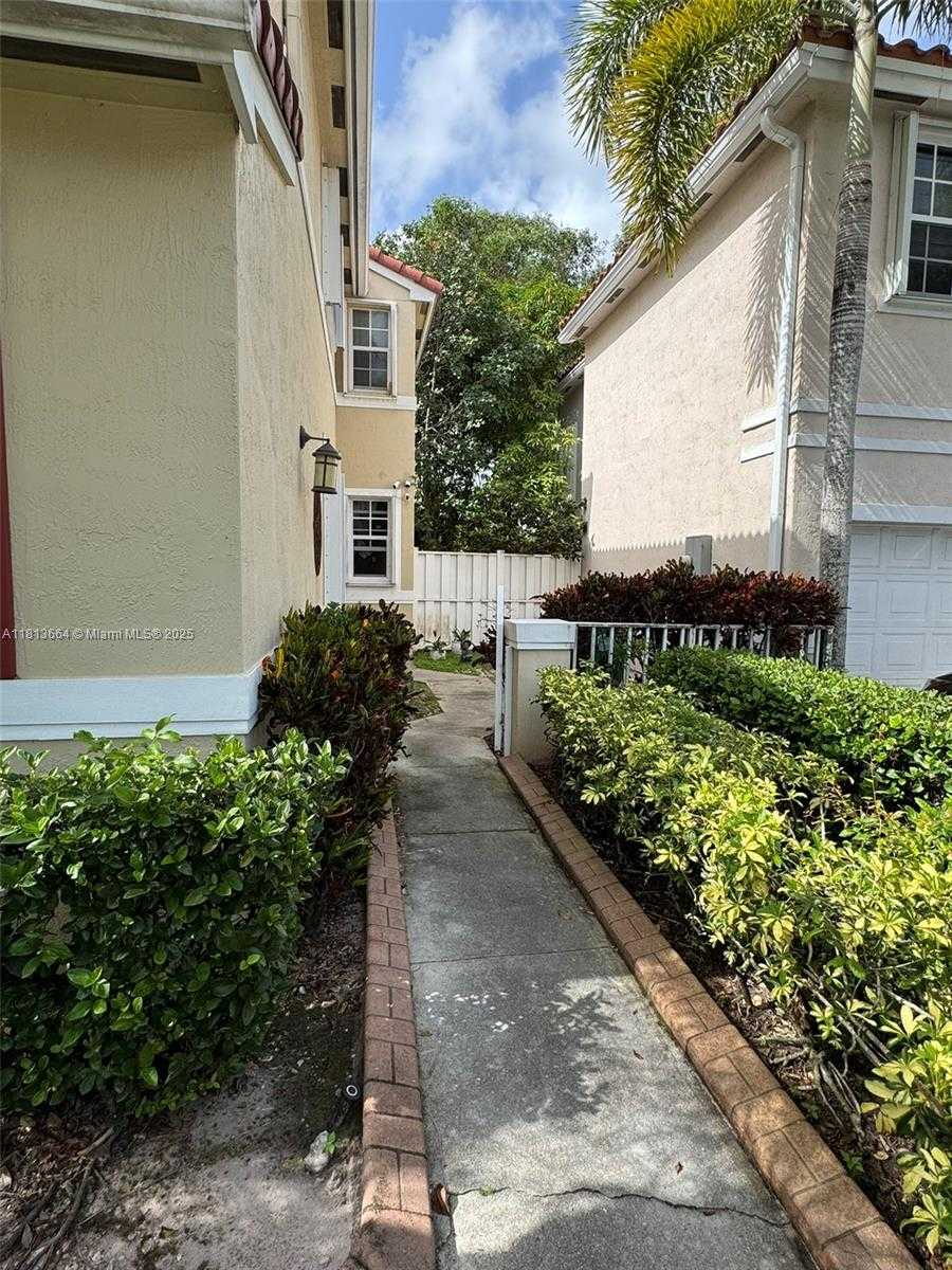 Small Image of 15048 SOUTH WEST 51ST ST, Davie Number 2