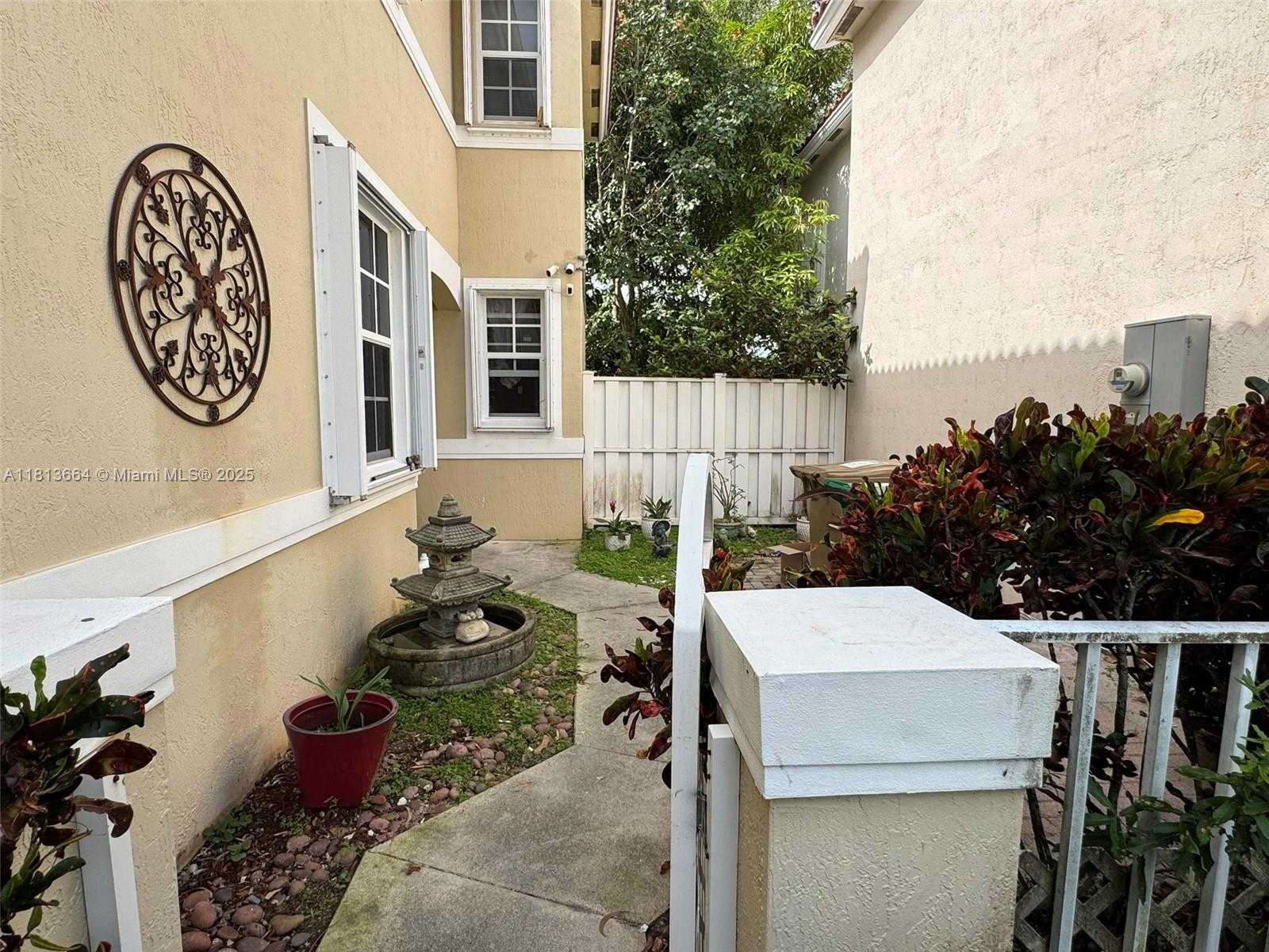 Small Image of 15048 SOUTH WEST 51ST ST, Davie Number 3