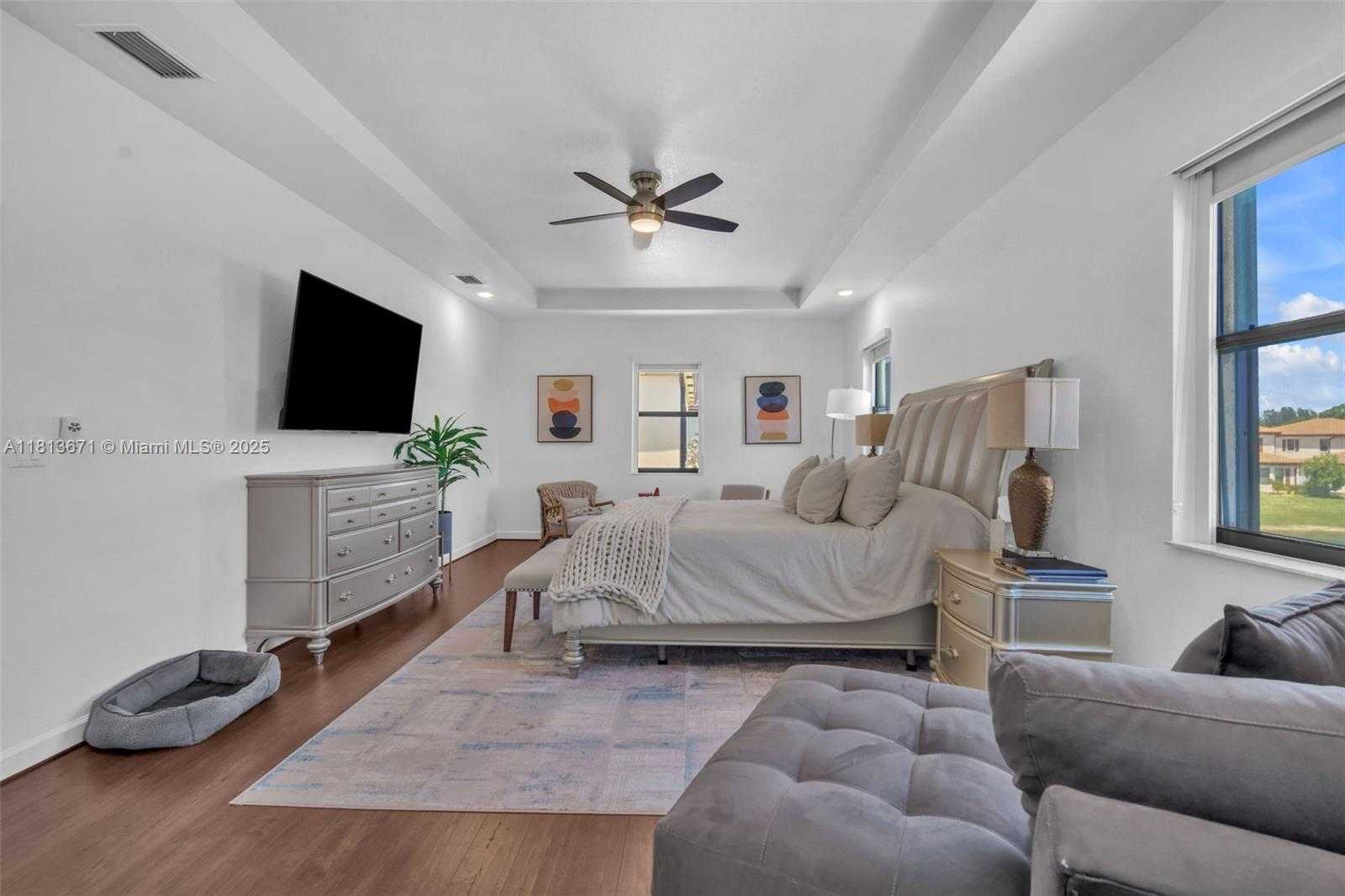 Small Image of 6015 NIGHT HERON CT, Green Acres Number 21