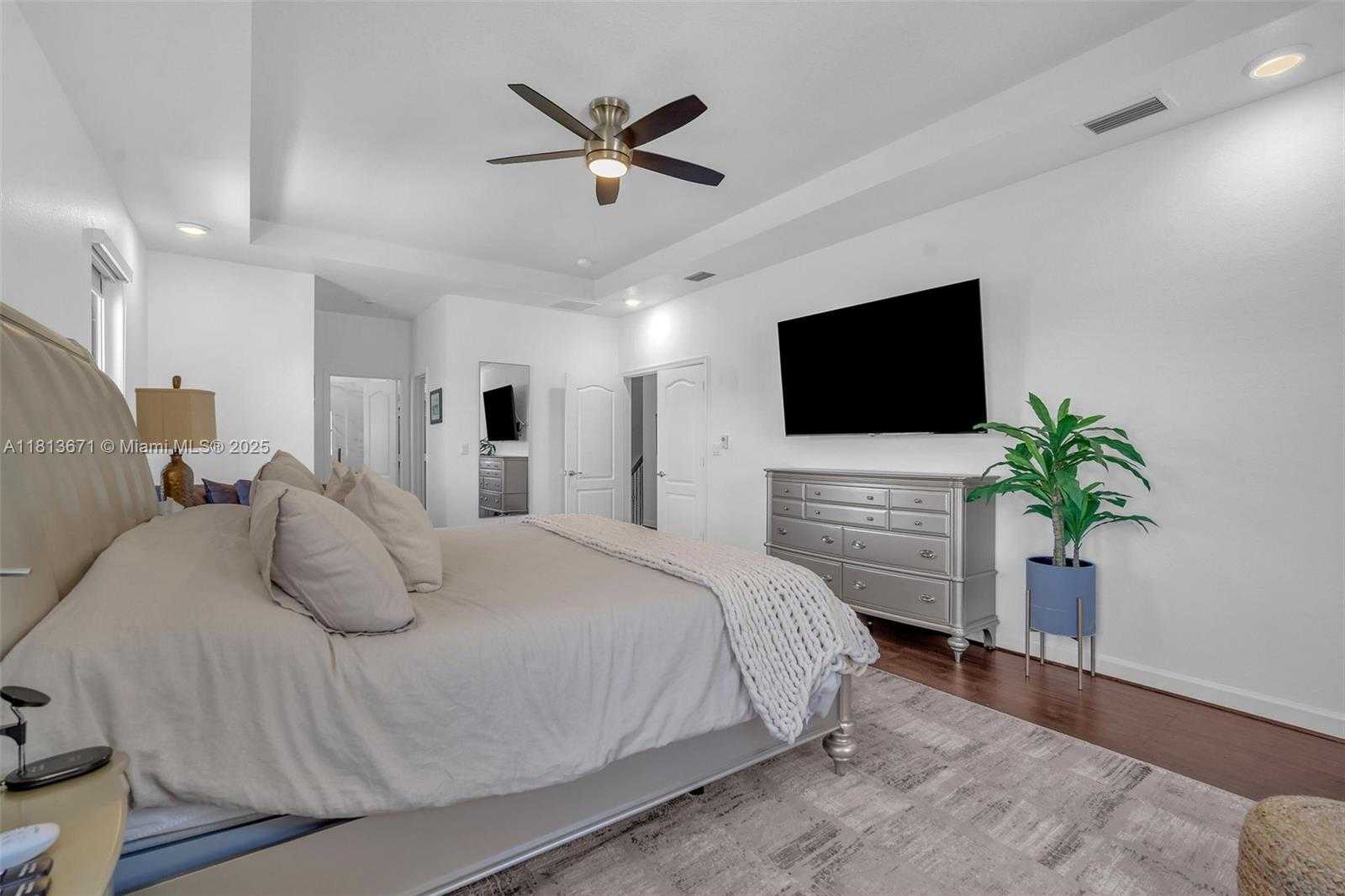 Small Image of 6015 NIGHT HERON CT, Green Acres Number 22