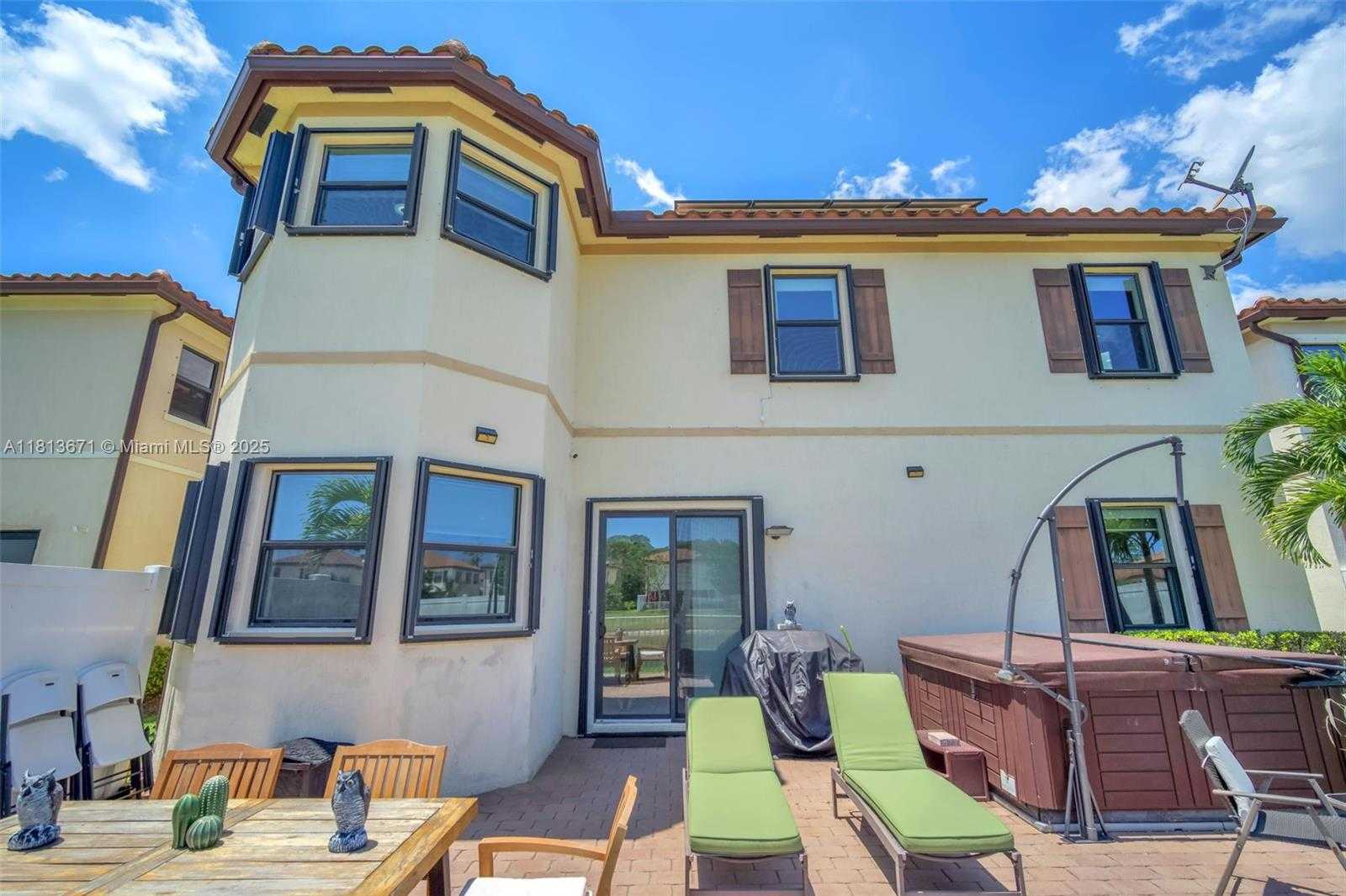 Small Image of 6015 NIGHT HERON CT, Green Acres Number 39