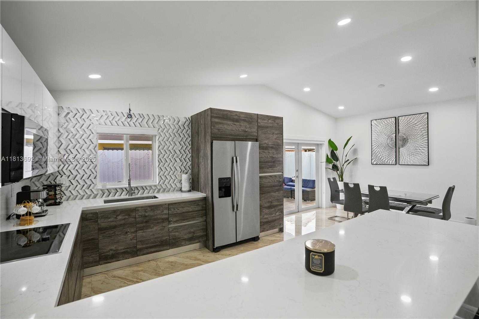 Small Image of 2627 WEST 69TH TER, Hialeah Number 10