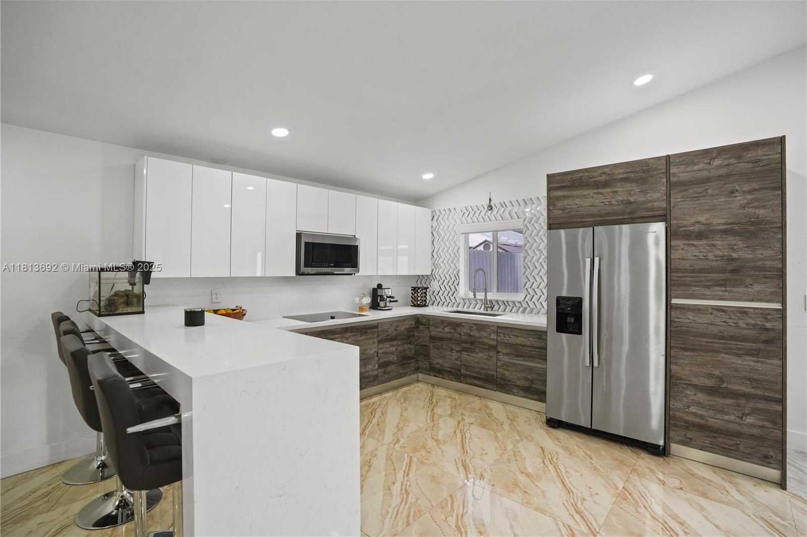 Small Image of 2627 WEST 69TH TER, Hialeah Number 11
