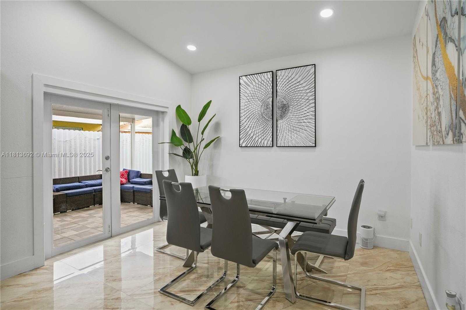 Small Image of 2627 WEST 69TH TER, Hialeah Number 14