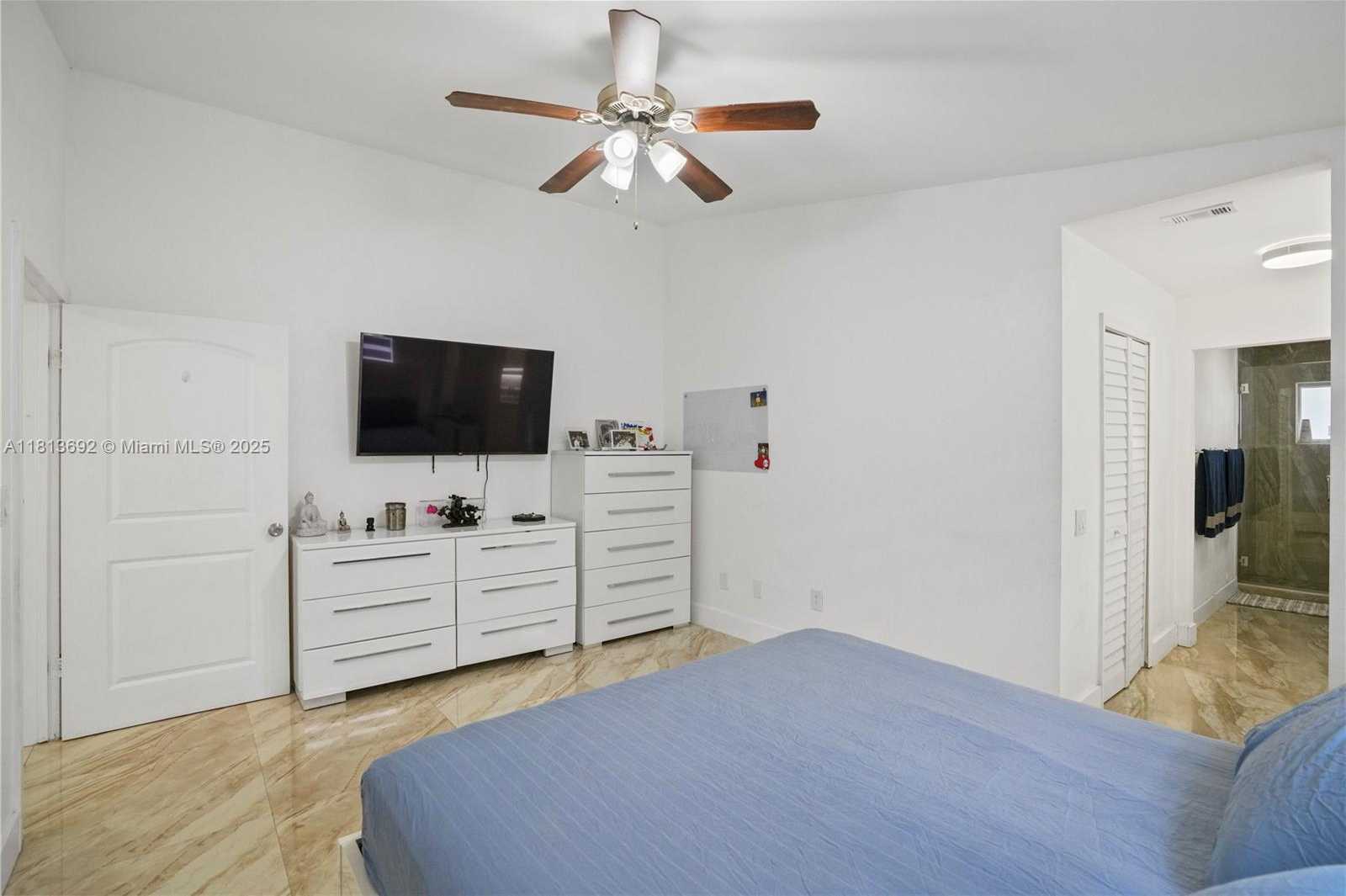 Small Image of 2627 WEST 69TH TER, Hialeah Number 19