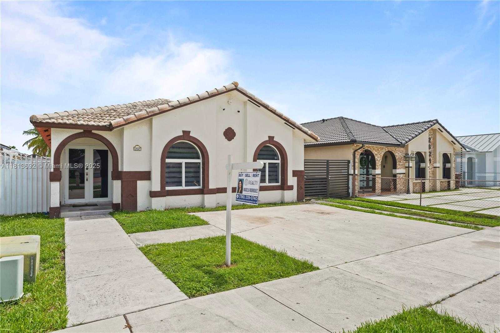Small Image of 2627 WEST 69TH TER, Hialeah Number 2