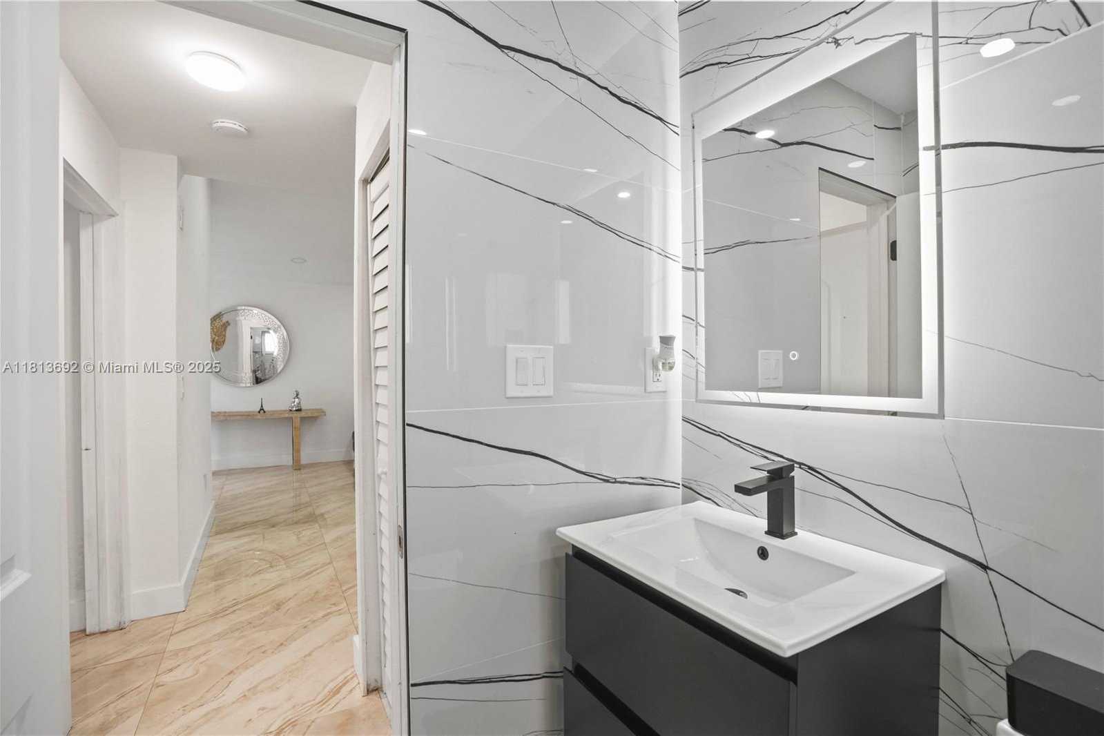 Small Image of 2627 WEST 69TH TER, Hialeah Number 27