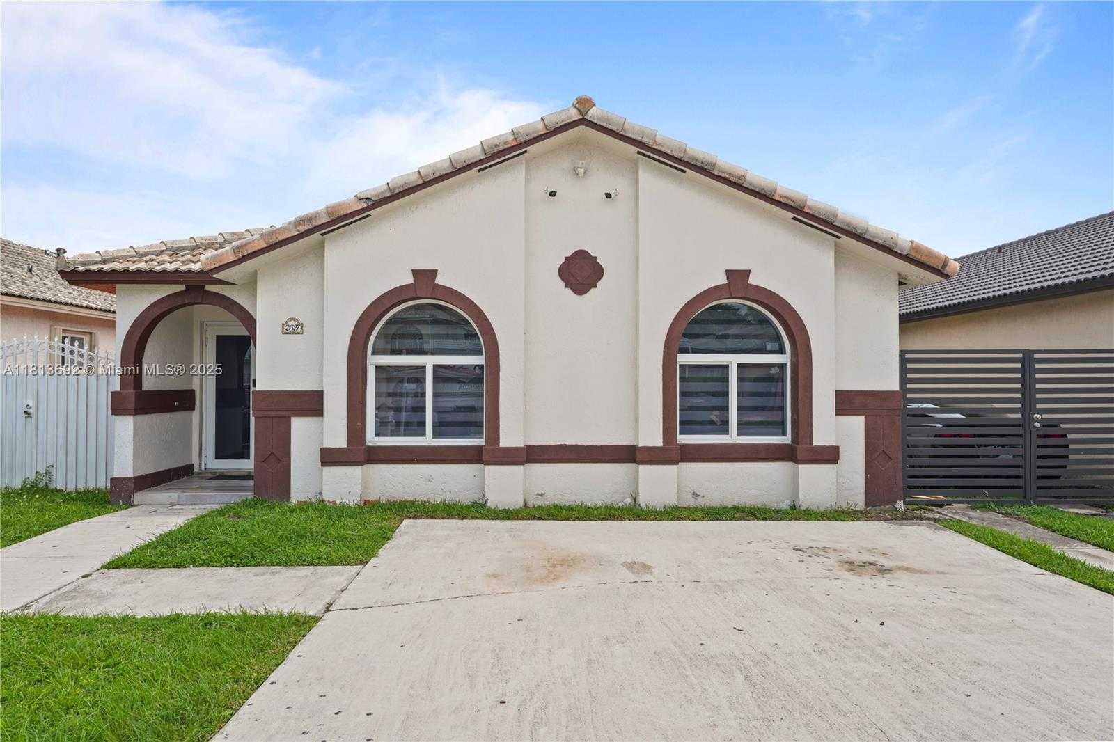 Small Image of 2627 WEST 69TH TER, Hialeah Number 3