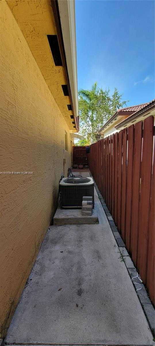 Small Image of 2501 NORTH EAST 41ST TER, Homestead Number 18