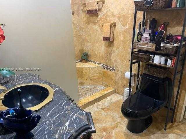 Small Image of 6250 WEST 6TH AVE, Hialeah Number 16
