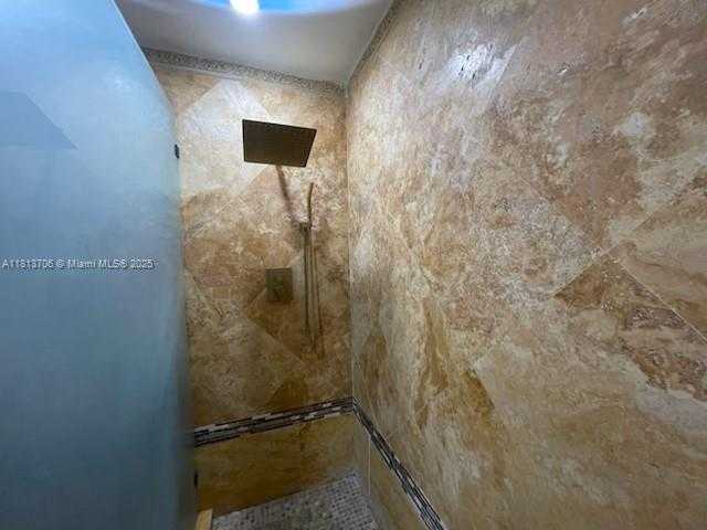 Small Image of 6250 WEST 6TH AVE, Hialeah Number 17