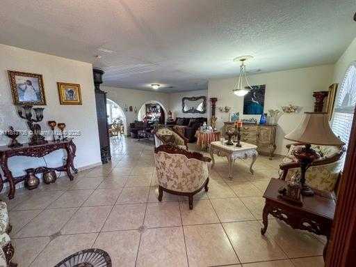 Small Image of 6250 WEST 6TH AVE, Hialeah Number 5
