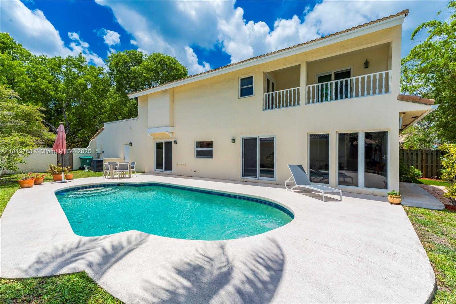 Small Image of 2845 GARDEN DR, Cooper City Number 2