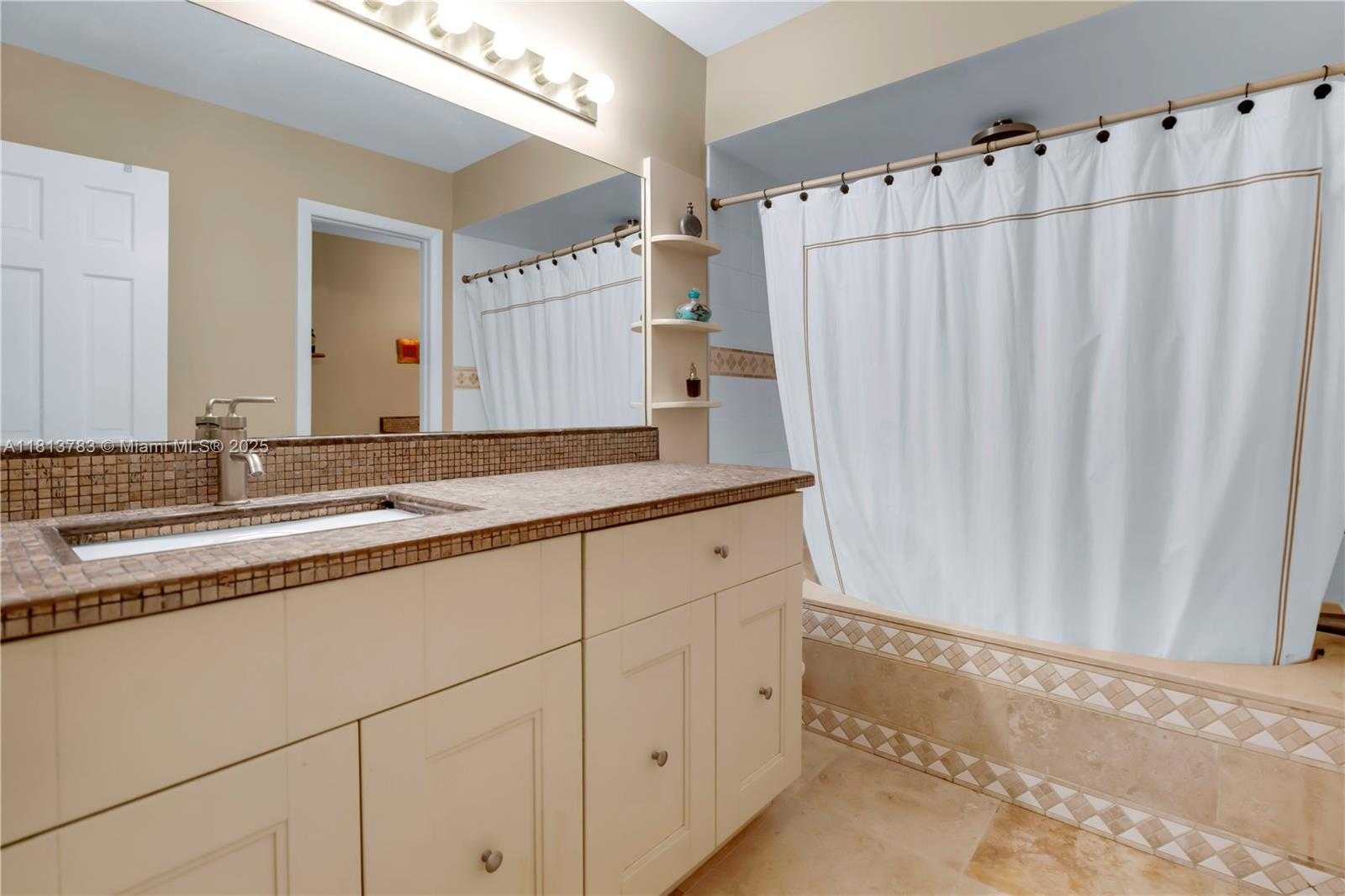 Small Image of 2845 GARDEN DR, Cooper City Number 21
