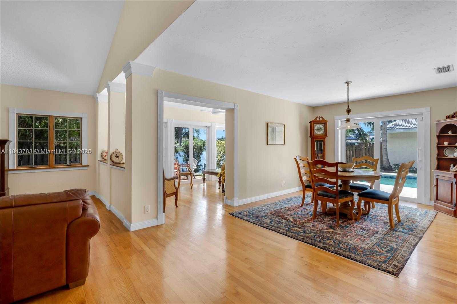 Small Image of 2845 GARDEN DR, Cooper City Number 27