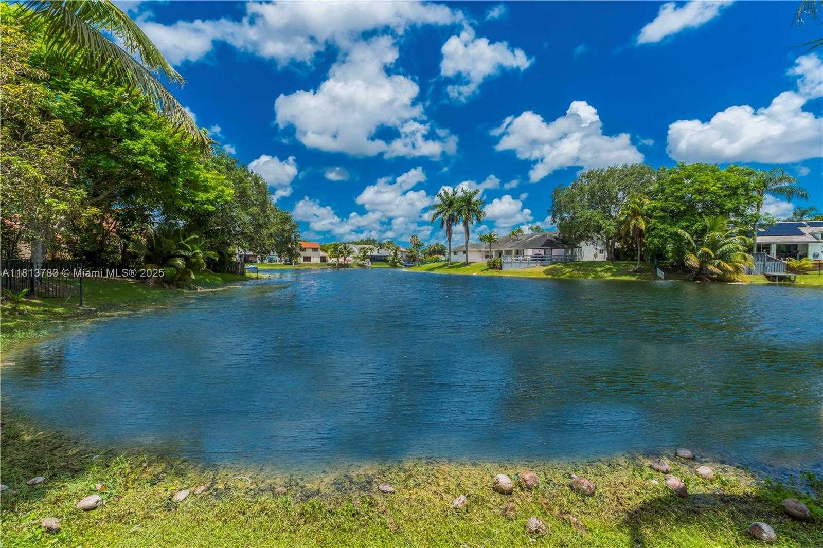 Small Image of 2845 GARDEN DR, Cooper City Number 3