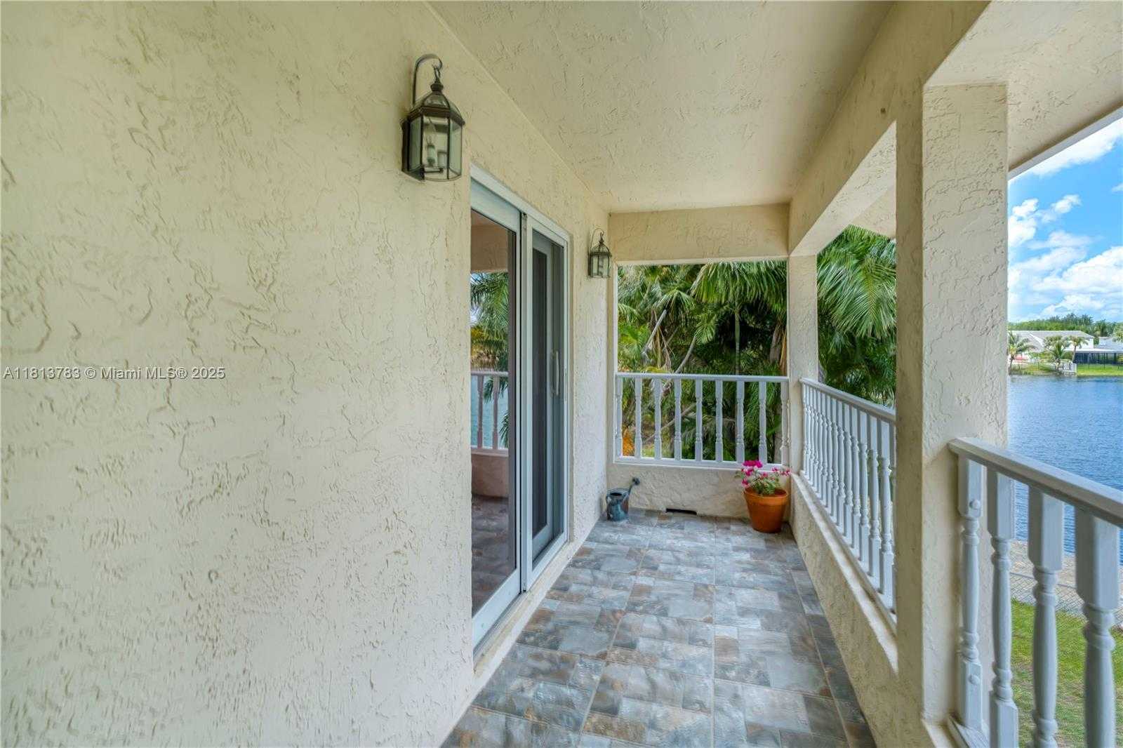 Small Image of 2845 GARDEN DR, Cooper City Number 36