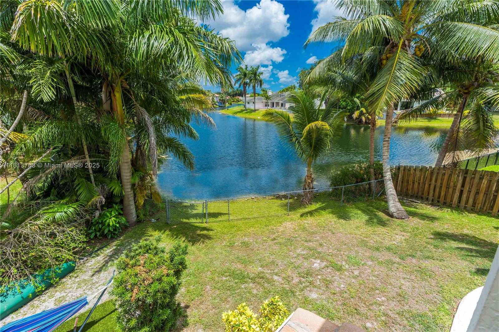 Small Image of 2845 GARDEN DR, Cooper City Number 38